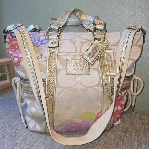 Coach Handbags - Rare Euc Coach Poppy Daisy Applique Pocket Tote